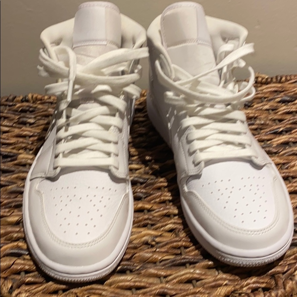 Women’s Air Jordan’s 9.5